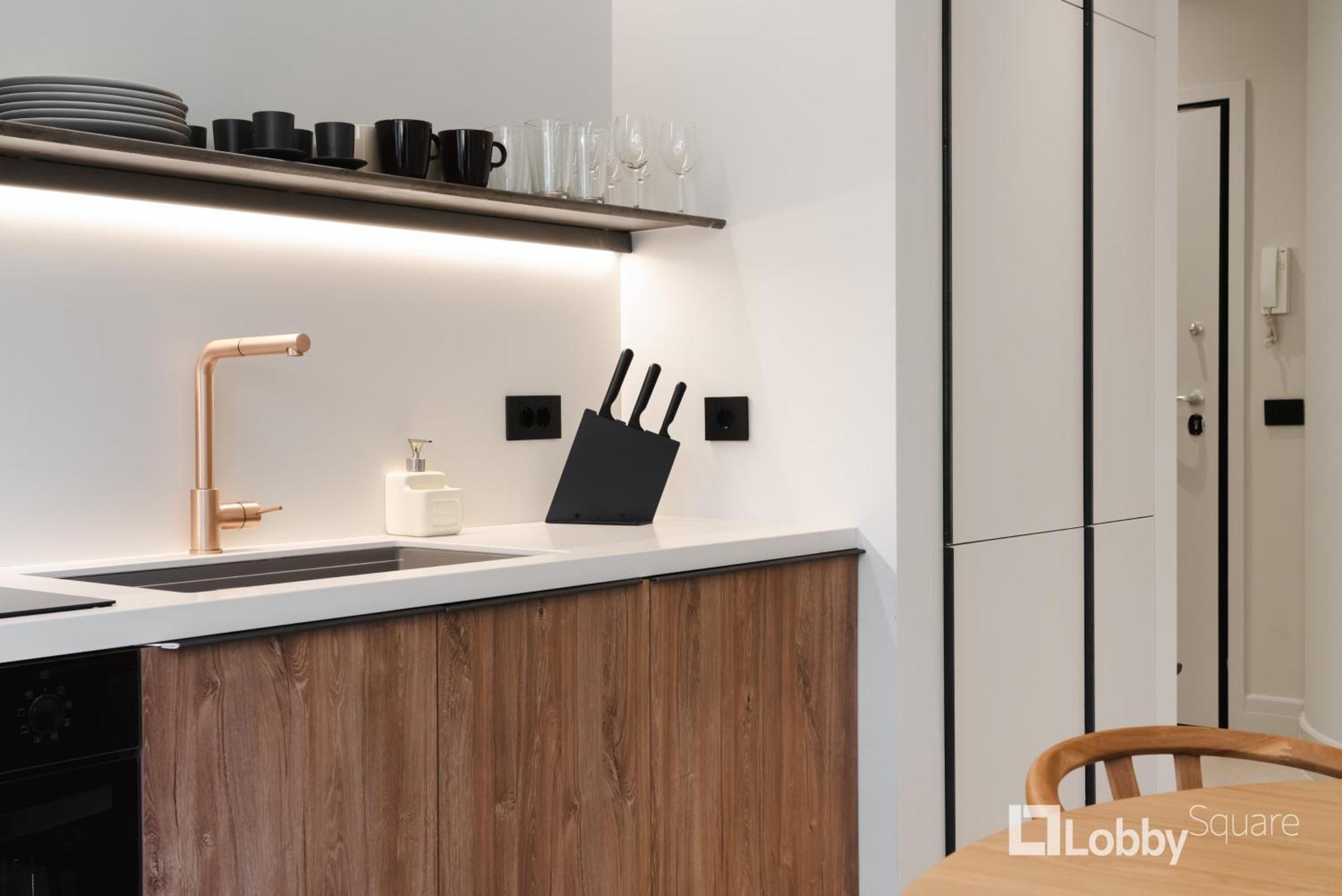 Muse Apartment By Lobbysquare Aten Exteriör bild