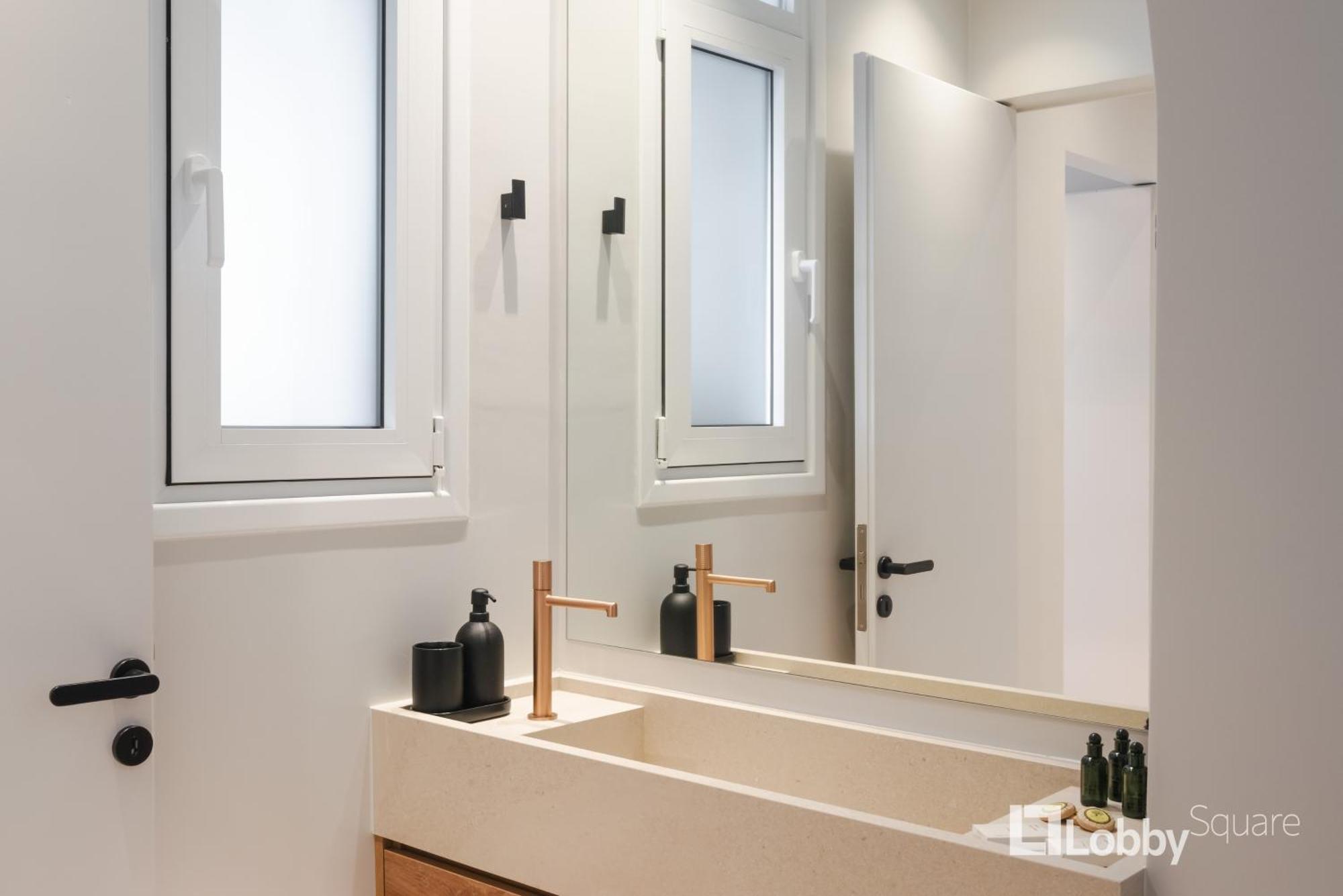 Muse Apartment By Lobbysquare Aten Exteriör bild