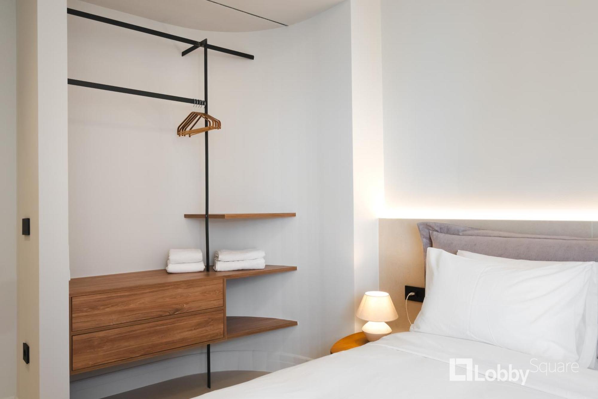 Muse Apartment By Lobbysquare Aten Exteriör bild