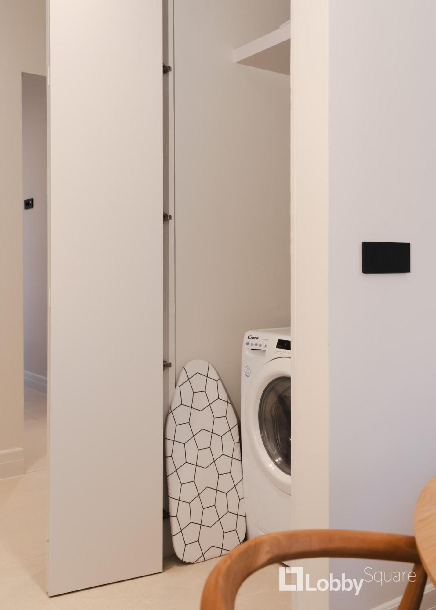 Muse Apartment By Lobbysquare Aten Exteriör bild